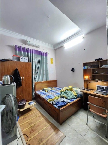 Bán nhà Cầu Giấy ô tô đỗ cửa lô góc ngõ thôn trung tâm Cầu Giấy, dt 52m2, giá 4.2 tỷ