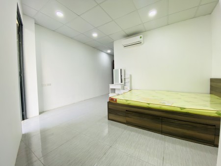 Căn hộ dịch vụ mới xây full nội thất mặt tiền Phạm Ngũ Lão