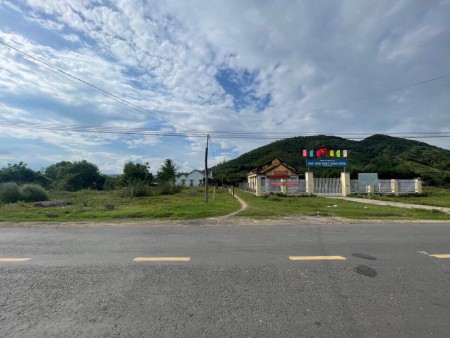 Bán đất mặt tiền đường DT5 Ninh Tân, Ninh Hoà, toàn bộ đất ở, gần trường chợ, giá chỉ 1,9 tỷ