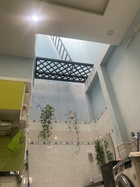 Nhà Chính chủ có SHR, nhà đẹp, yên tĩnh, thoáng mát diện tích 4X16m
