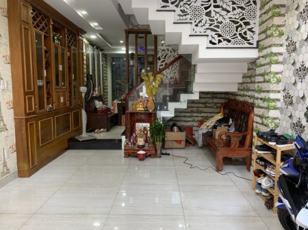 Tôi muốn bán nhà mặt tiền đúc 4 tấm, giá 7,1 tỷ lh 0582670337