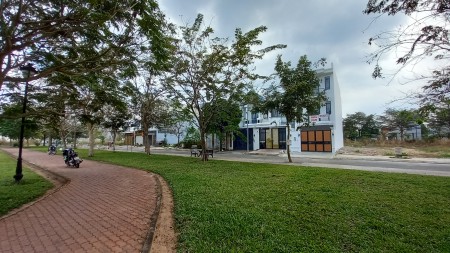 Bán Nhà Trung Tâm Thị Trấn Trảng Bom. Đối Diện Công Viên