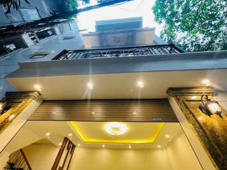 Chỉ hơn 4 tỷ, bán nhà mặt phố Ba Đình, kinh doanh sầm uất mặt tiền quyền lực, có 102