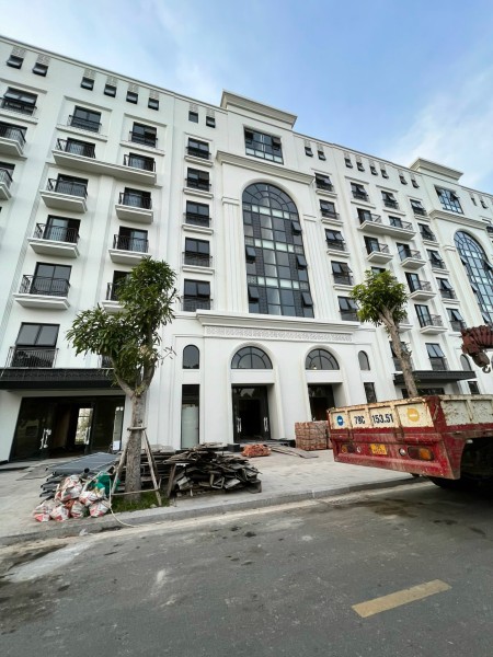 Bán khách sạn 8 tầng trong khu Vin Phú Quốc, giá cắt lỗ 5 tỷ, LH 0968129240