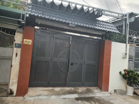 Bán nhà sân vườn dt 150m2, siêu xinh Thủ Đức, Linh Xuân, hẻm xe hơi giá chỉ 5.9 tỷ