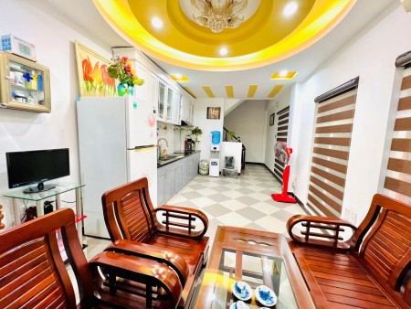 Bán nhà cực phẩm lô góc nhà đẹp dân trí cao, ô tô đỗ cửa, 20m, ra phố