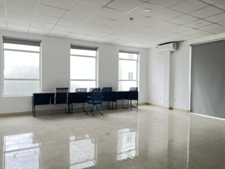 Cho thuê văn phòng giá rẻ khu vực Quận Tân Bình, giá tốt, LH 0817172234
