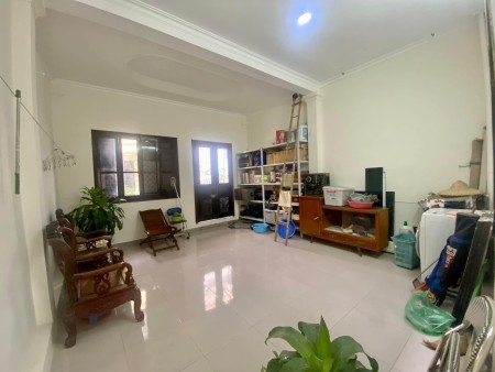 Bán nhà riêng nguyên căn đẹp tại phố Dương Văn Bé, PL đẹp, LH 0932883555