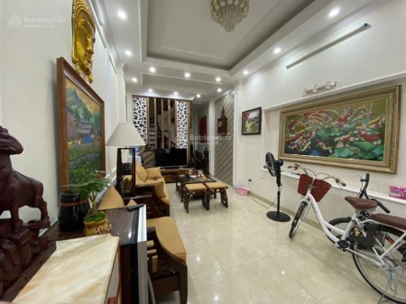Bán nhà Doãn Kế Thiện, 5 tầng, tặng full nội thất, thoáng mát giá 4 tỷ 3