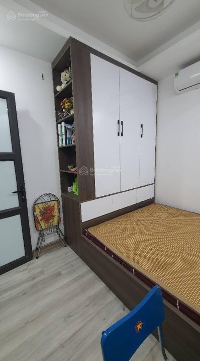Bán nhà riêng Doãn Kế Thiện 35m2 x 5 tầng khung BTCT, ngõ nông, chủ tặng hết nội thất giá 4 tỷ 2