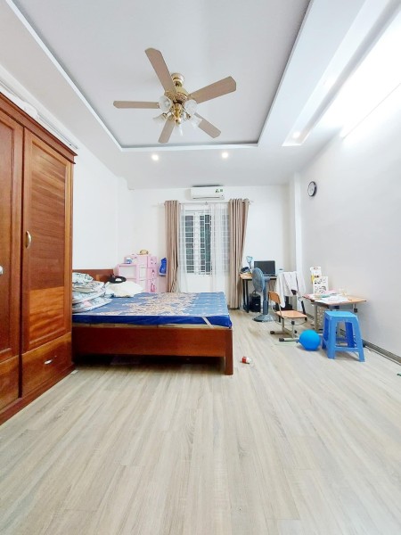 Bán nhà riêng Đống Đa, nhà đẹp nở hậu, cực gần phố tiện ích bạt ngàn ở cực sướng