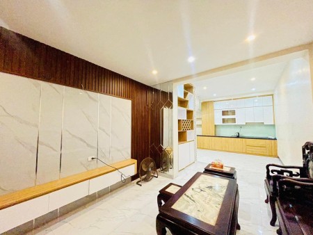 Sổ đỏ trao tay có ngay nhà đẹp ngõ Giếng Mứt - Trung tâm QUẬN HAI BÀ TRƯNG 43m2x6 5.6 tỷ
