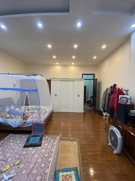 Bán nhà mặt phố Thanh Nhàn, vỉa hè to, kinh doanh đỉnh, dt 64m2, 4 tầng 15.5 tỷ, có thương lượng