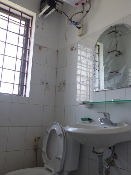 Cho thuê nhà tầng 4, H3 chính chủ khu tập thể Nguyễn Công Trứ, Phố Huế, Hai Bà Trưng, Hà Nội
