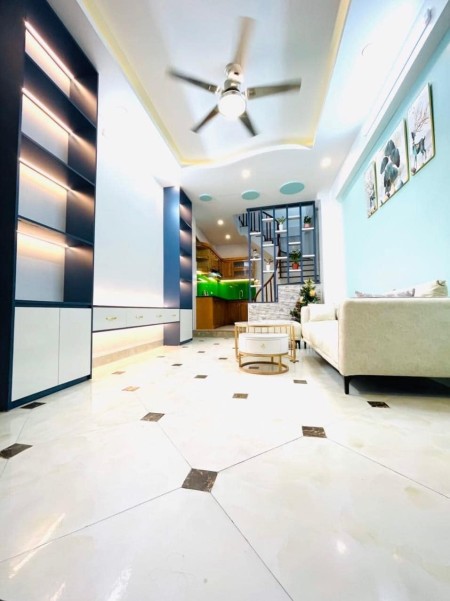 Cần bán gấp nhà đẹp diện tích 35m2 6 tầng xây mới 50m ra mặt phố Lê Trọng Tấn, giá 3.9 tỷ