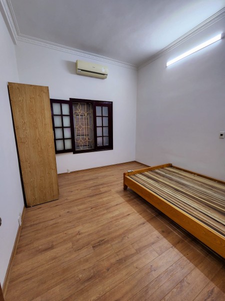 Bán nhà Thanh Xuân ngõ ô tô tránh căn góc dtsd 80m2, giá 2.55 tỷ