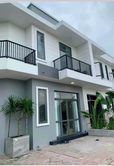 Bán nhà ở xã hội 1 trệt, 1 lầu nằm ngay KCN VSIP 1 mở rộng Chánh Phú Hoà Bến Cát, giá chỉ 1.25 tỷ