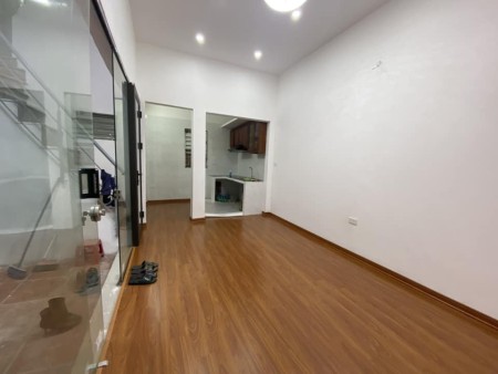 Bán nhà Võ Thị Sáu, sát phố Huế, gần hồ, oto đỗ 30m, 35m2x 4 tầng, mặt tiền rộng 5m, 3 tỷ 8.