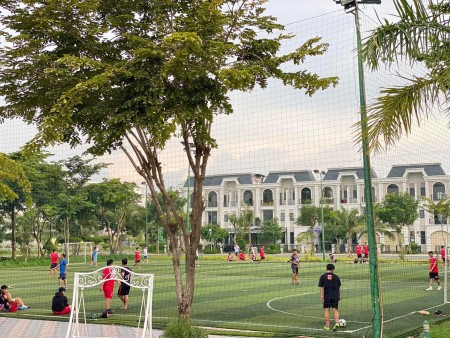 Bán căn nhà phố ven sông vàm cỏ trong KĐT Châu Âu, thiết kế 1 trệt 2 lầu giá bán 4.2 tỷ