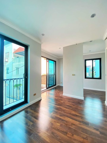 Bán nhà 45m2 mặt tiền 15m, lô góc 3 thoáng, 4 tầng ô tô vào tận nhà giảm 600 triệu