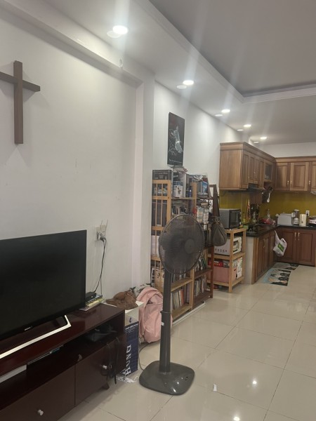 Chủ ngộp bank bán gấp nhà Lã Xuân Oai dtsd 44m2 chỉ 4,2 tỷ