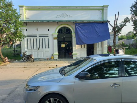 Thiếu nợ nên bán gấp đất 300m2, mt chợ, sổ hồng riêng, thổ cư, lh 0969.739.583