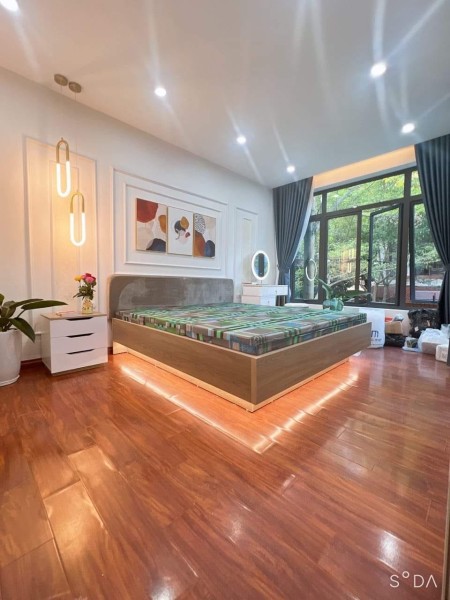 Bán nhà Ngô Gia Tự, Oto tránh, kinh doanh đa dạng, khu vực vip, nhà thiết kế hiện đại.