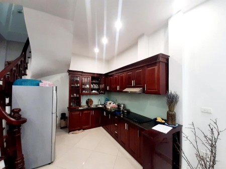 Cần bán gấp nhà Xuân Phương, gần trường FPT; ĐÔng Á, CĐ QUốc tế; Dưới 4 tỷ - 0985084299