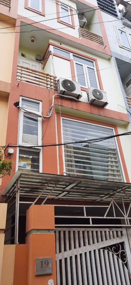 Bán nhà số 19 gần trường Pháp Ngọc Thụy, đường ô tô, 34m2x5tầng, giá 3tỷ15