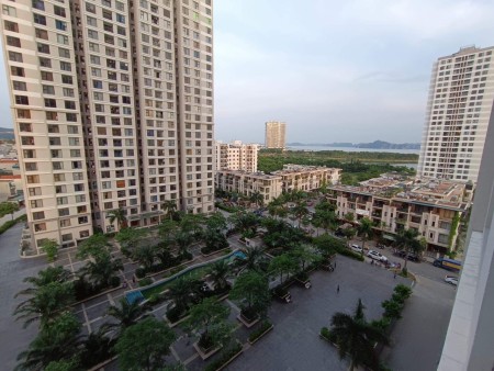 Bán căn hộ studio 35m2 tầng trung dự án Bim 30T