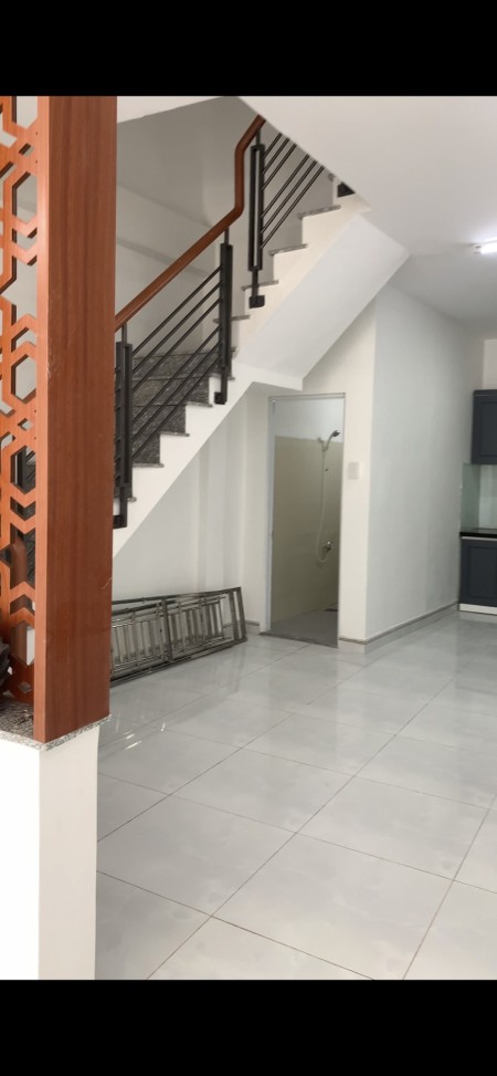 Bán nhà 2 lầu hẻm xe hơi Lò Gốm P9 Q6 nhà trống giao ngay