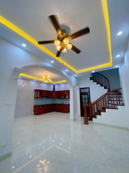 Bán nhà riêng Phố Trần Thái Tông, Cầu Giấy, Ô Tô, Ngõ Đẹp Hơn Phố, DT 50M2 5T, MT 4m, Giá Nhỉnh 6 Tỷ
