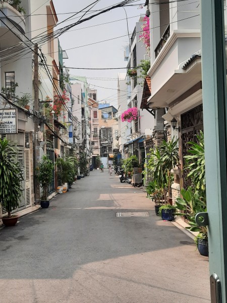Nhà hẻm xe hơi 7m Hoàng sa (thông ra CMT8) giá 4,7 tỷ