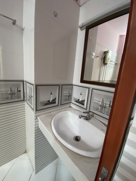 Chính chủ Ngộp cần bán gấp Nhà 2 tầng giá tốt hẻm thoáng đường Nguyễn Thượng Hiền, P.6, Bình Thạnh