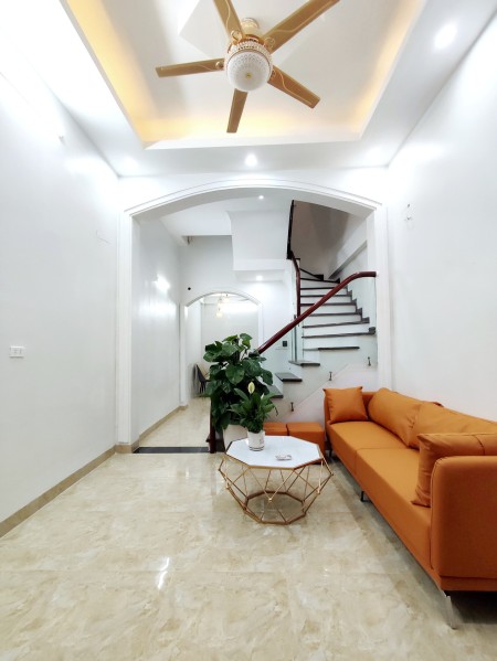 Chính chủ bán nhà Thanh Xuân Khương Đình 4.1 tỷ, 4 tầng 1 tum DT 35m2 mt 3.5m