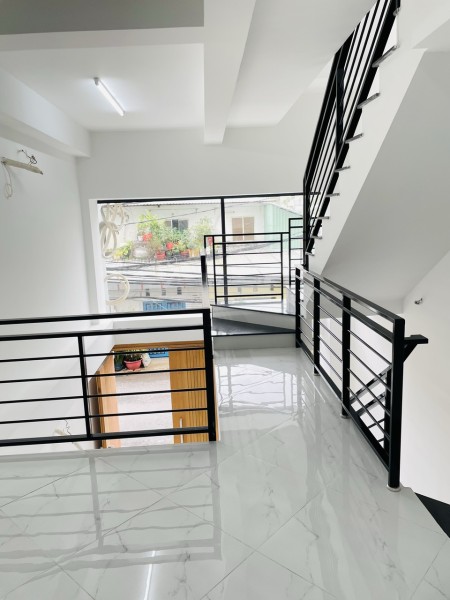 Chính chủ Ngộp Bank cần bán gấp nhà mới xây HXH đường Nguyễn Văn Thương,p25 Bình Thạnh, SHR