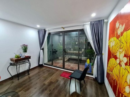 Bán nhà Vũ Tông Phan, nhà rẻ như biếu, 3,5 tỷ, 36m2, 0981085592