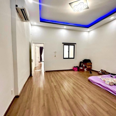 Siêu phẩm, HXH Lã Xuân Oai, Phước Long A, 4x18m, 72m2, 4 tầng, chỉ 4.85 tỷ