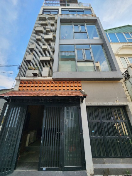 Nhà cho thuê cực đẹp - Siêu phẩm full kính