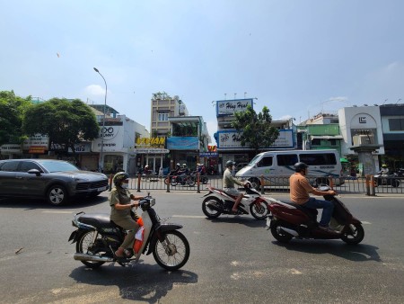 Cần tiền bán gấp nhà Quang Trung 2 tầng SHR 48m2 gần sân bay giá tốt 2,97 tỷ
