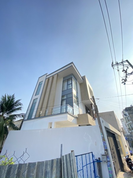 Cần bán gắp căn nhà tại Thủ Đức
