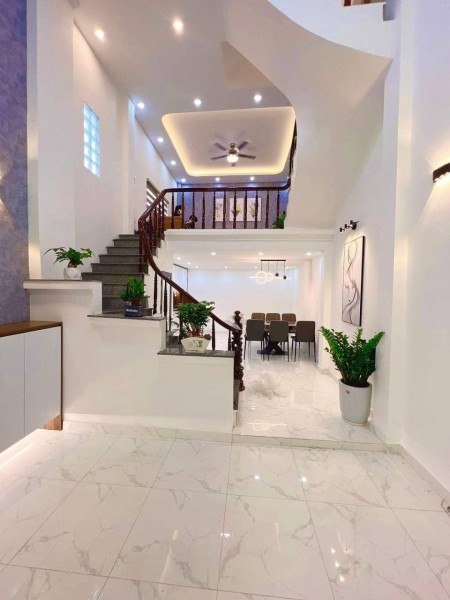 Bán nhà riêng Trần Khát Trân, DT 37m2 x 5 tầng, 3 phòng ngủ, giá 5,5 tỷ