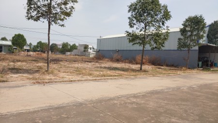 Cần bán lô đất 450 m2 thổ cư hết đất giá 900 triệu