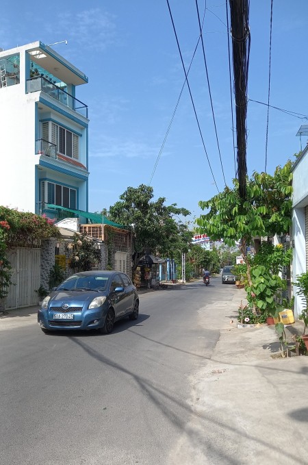 Ngôi nhà ở vị trí đắc địa, mới - đẹp, 3 tầng - DT sử dụng 169, 2m2; Đường 26, P. Linh Đông, Thủ Đức