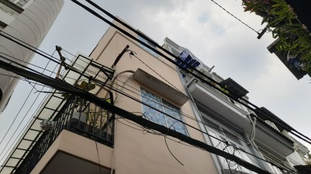 Bán nhà 2.6 tỷ đồng, có ngay nhà lô góc 2 mặt tiền hẻm Đất Thánh P6 Tân Bình, 3pn 3wc, 19m2.