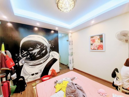 Bán nhà riêng đẹp tại phố Nguyễn Khuyến, Hà Đông, ô tô sát cửa, dt 32m2, 5 tầng, nhiều tiện ích