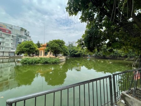 Hàng xóm Royal City, sát phố, gần phố. Nhà mới đẹp, giá chỉ >80tr/m2. Cự lộc 81m2, MT 5m, giá 5.15tỷ