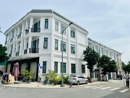 Cần bán mặt tiền 1 căn góc 2 mặt tiền ngay vòng xoay An Phú, Dĩ An