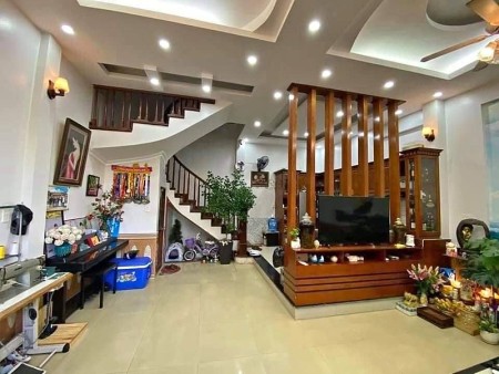 Bán nhà ngõ 155 Cầu Giấy 42mx5t, Mới đẹp ở ngay, ngõ thông oto, hơn 5 tỷ