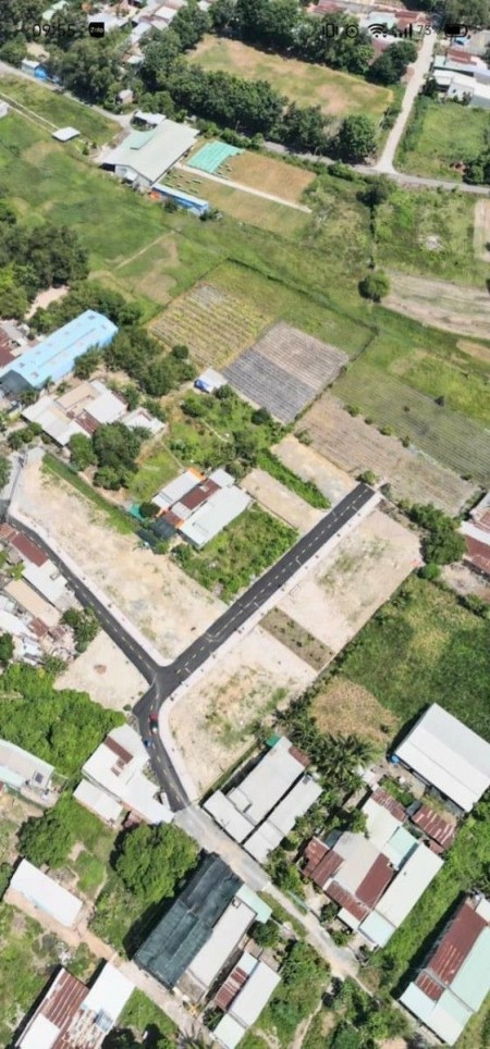 Bán đất Củ Chi sổ sẵn mặt tiền đường 409, giá rẻ, mua bán sang tên ngay.